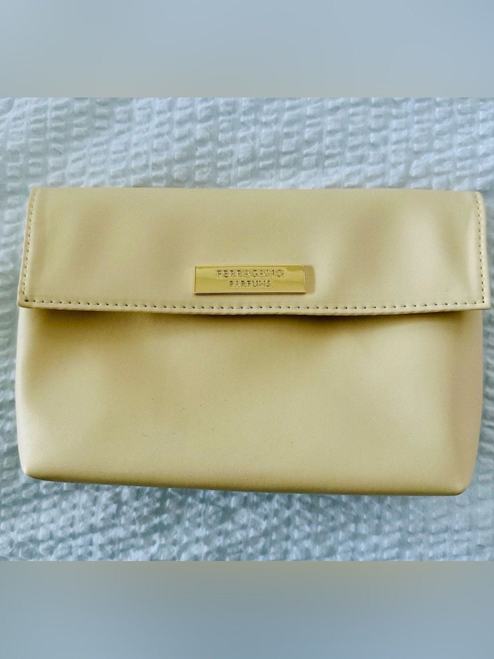 Ferragamo Parfums✨💛⭐️Pale Yellow Leather Fold-Over Clutch